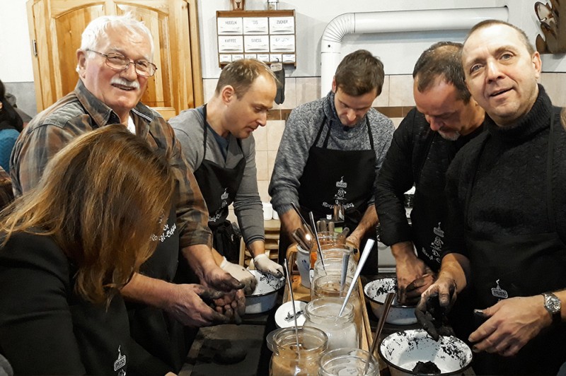 Die Ausführung: Alles gut vermengen „bis dor Topp wie ogeleckt“ aussieht.