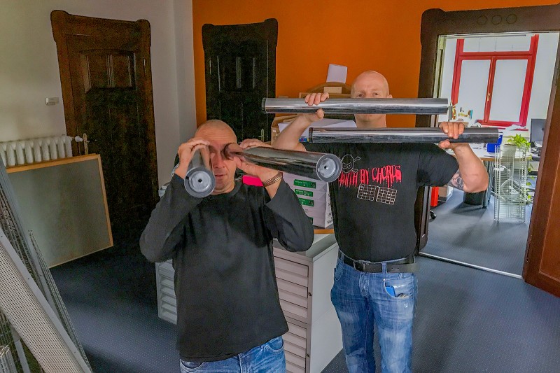 Man könnte denken Transformers 8 wird live in der Ö-Villa gedreht. Und nein, bei uns gibt es keinen Dresscode.